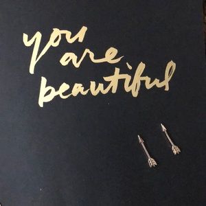 Banana Republic cute gold tone arrow earrings